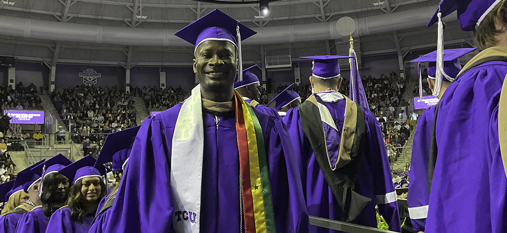 MBA graduate Yoro Sibide in Schollmaier Arena