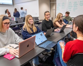 TCU Neeley supply chain students collaborating
