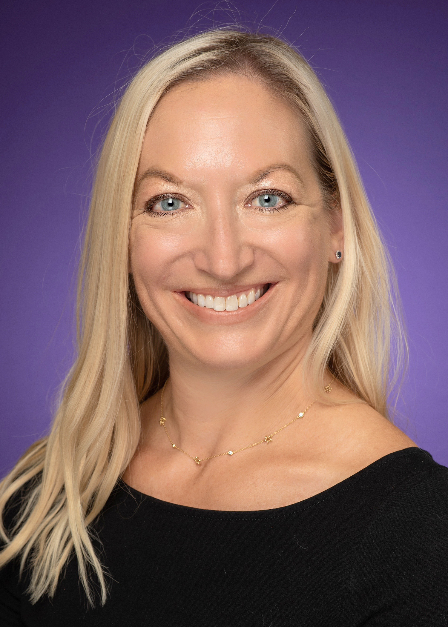 Kelly Trager Headshot